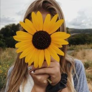 Meet your Posher, Elena